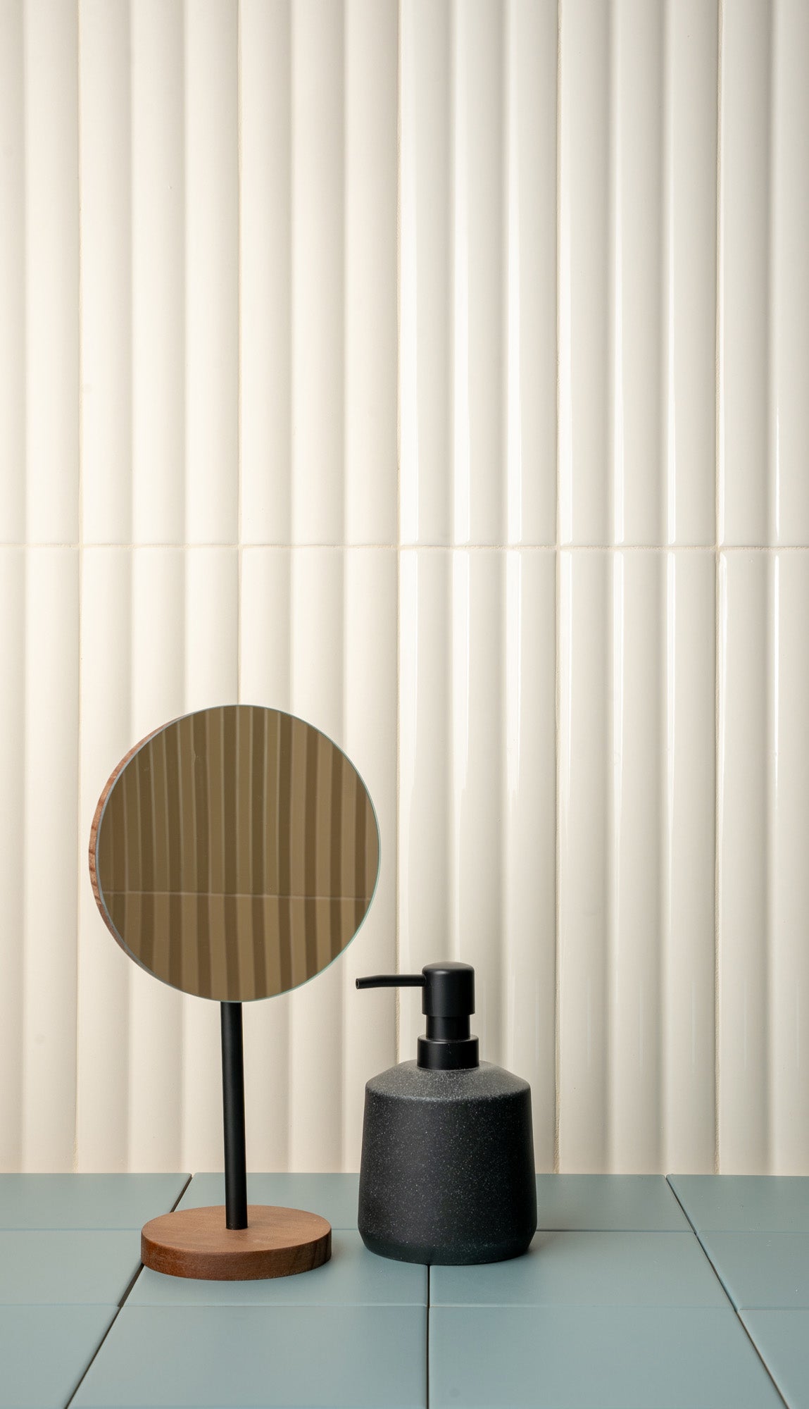 Acanthus: Bone Reeded