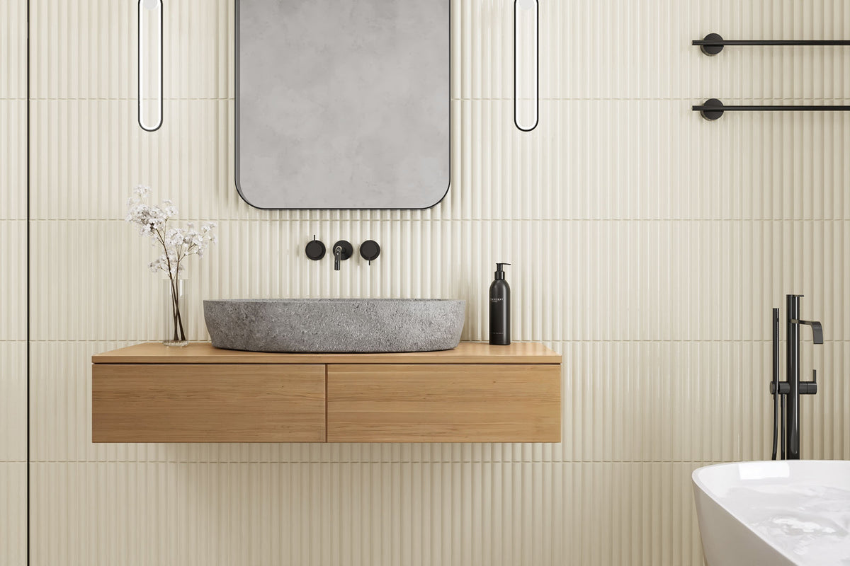 Acanthus: Bone Reeded