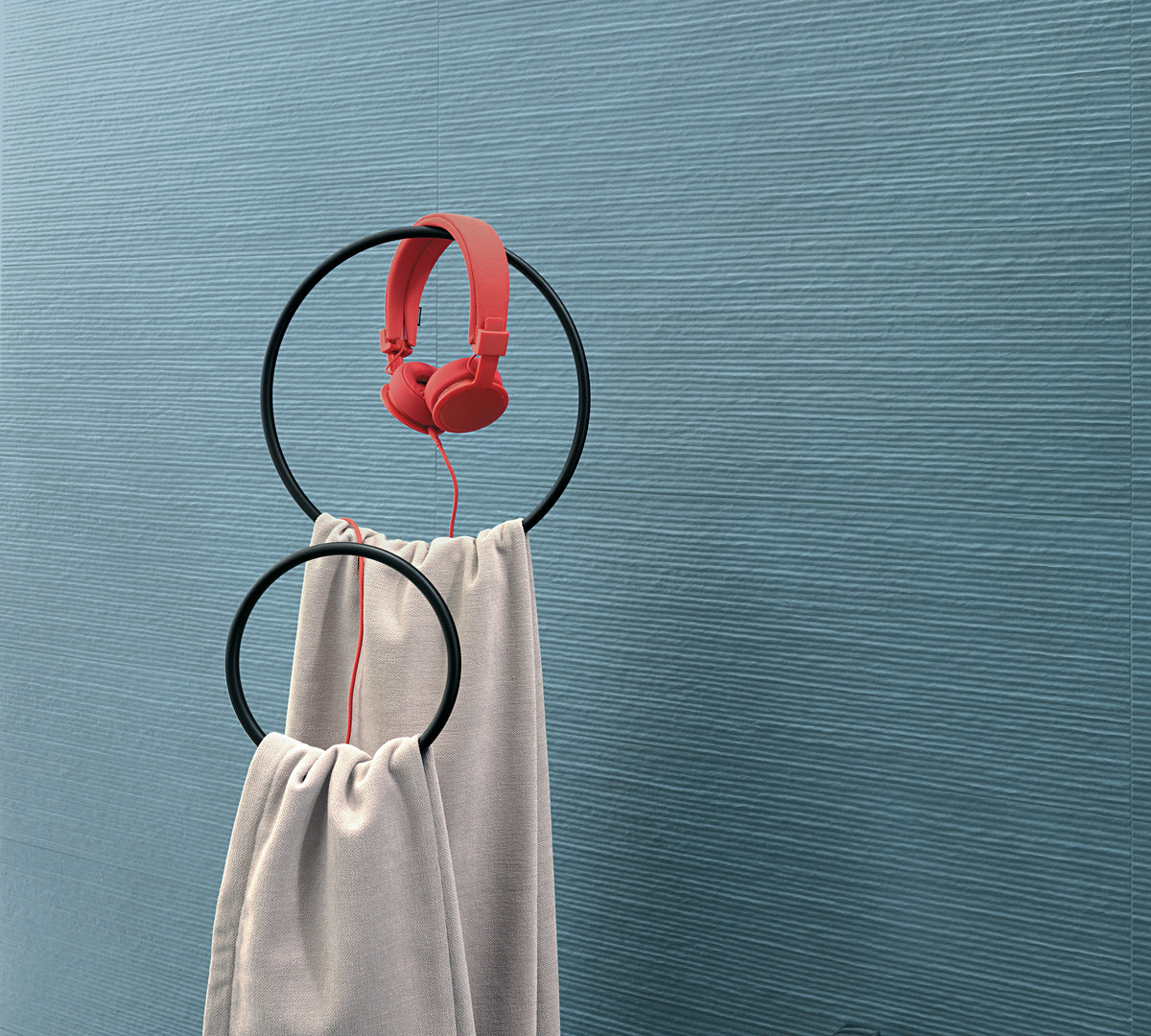 Color Line: Avio